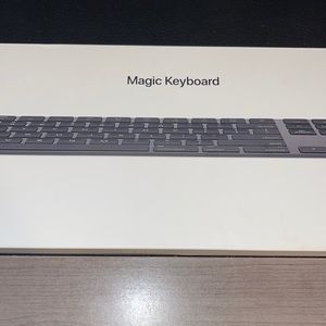 Magic keyboard with numeric keypad  black